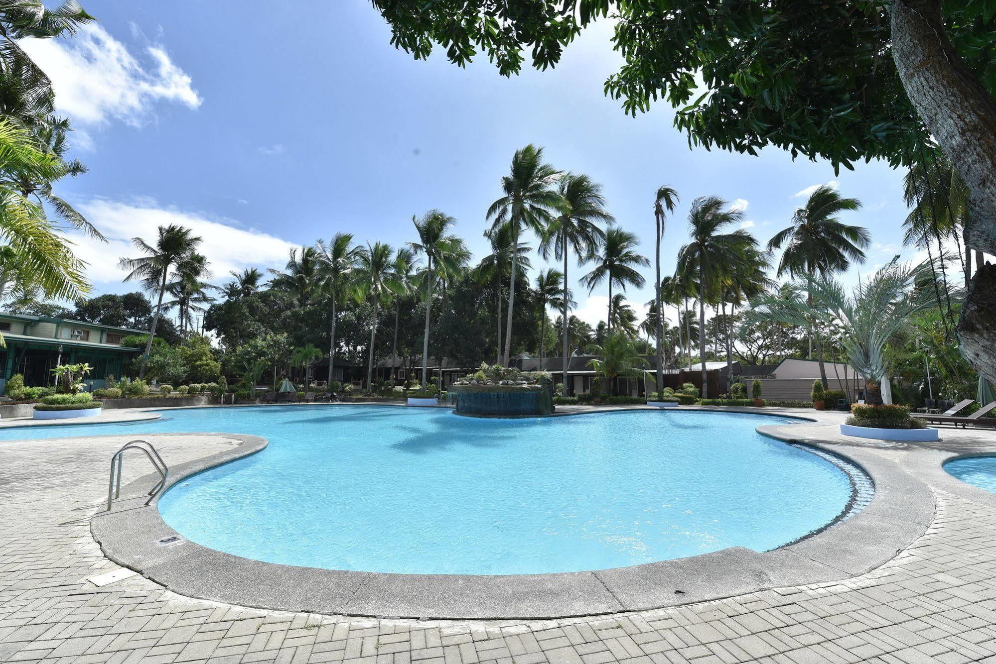 Batangas Country Club Hotel Exterior photo