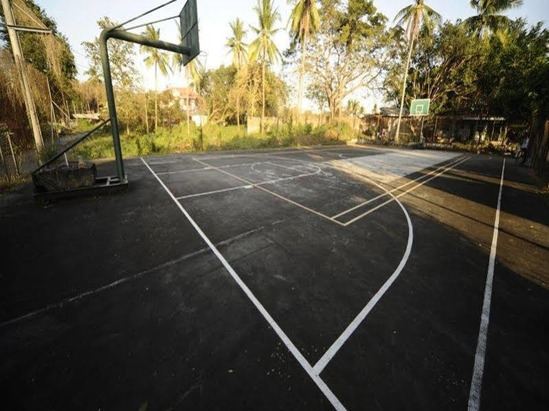 Batangas Country Club Hotel Exterior photo